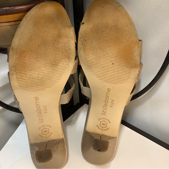 Liz Claiborne Gold Mules Size 9 - Picture 6 of 12